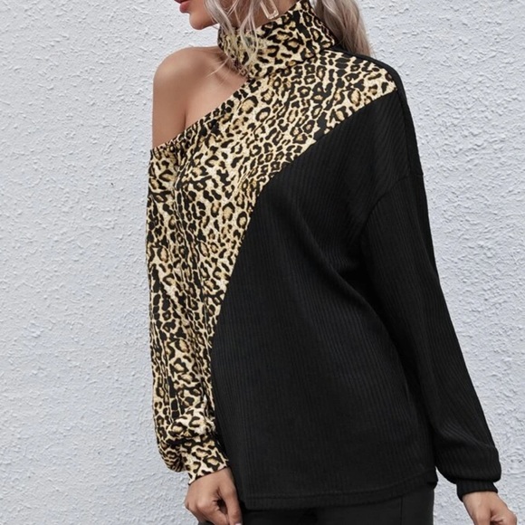 Beautiful woman high neck cutout leopard top - Picture 2 of 6